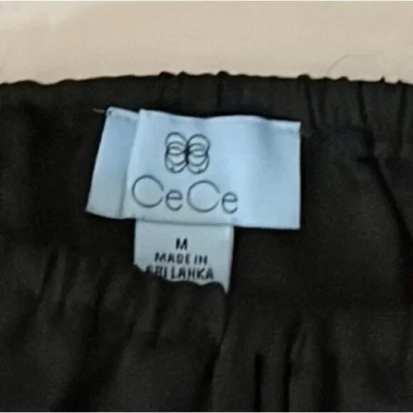 Blouse/top black chiffon /poly with tiered  3/4 arms M. Perfect condition. - Picture 5 of 5